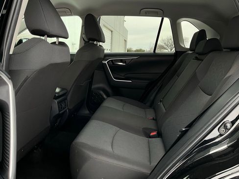 Used 2025 Toyota RAV4 XLE image 12