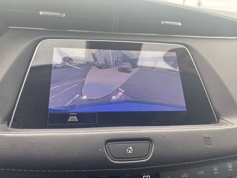 Used 2021 Cadillac XT4 Luxury w/ Cold Weather Package AWD/4WD image 16