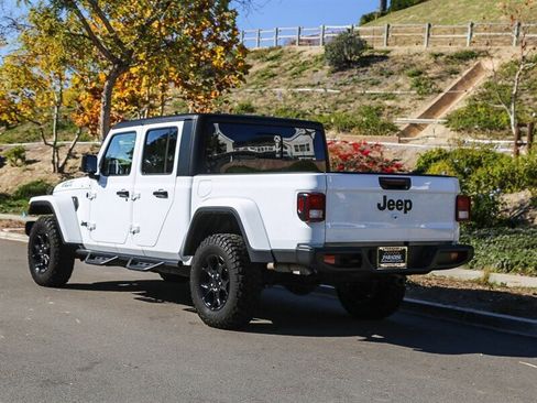 Used 2023 Jeep Gladiator Willys image 4