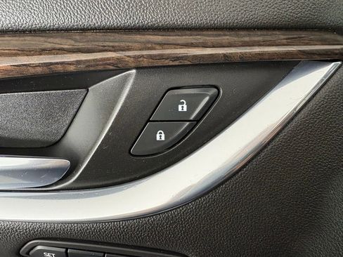 Used 2020 Buick Enclave Avenir w/ Avenir Technology Package image 13