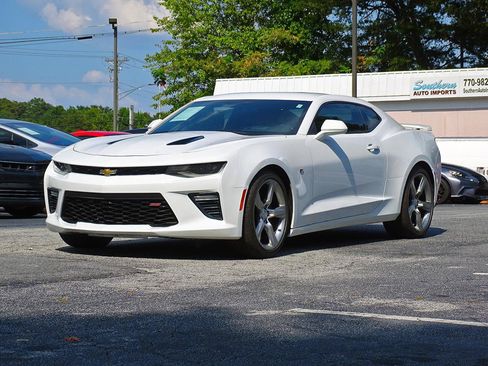 Used 2017 Chevrolet Camaro SS RWD image 6