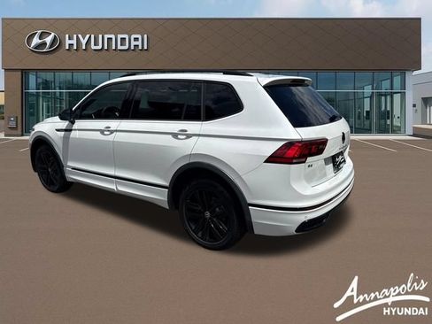 Used 2022 Volkswagen Tiguan SE R-Line AWD/4WD image 3