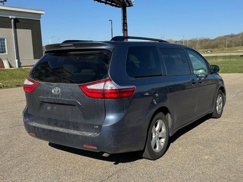 Certified 2016 Toyota Sienna LE FWD image 13