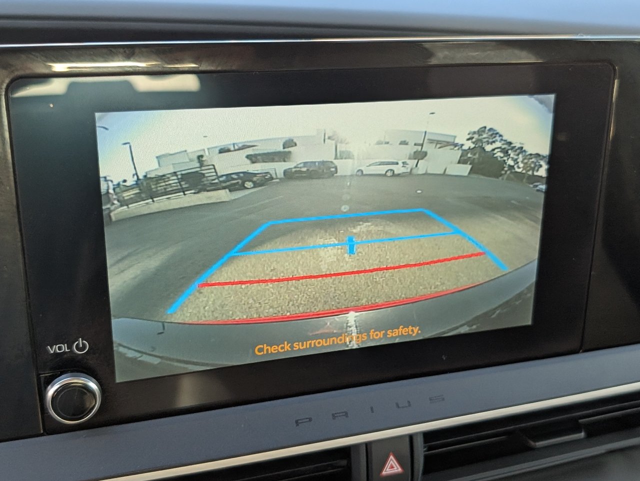 Used 2023 Toyota Prius LE FWD image 6