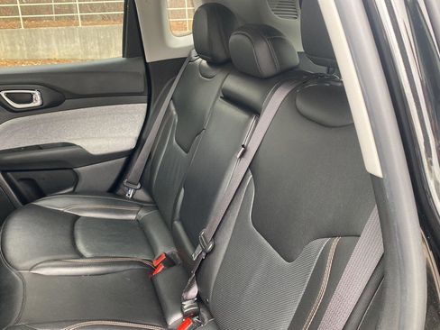 Used 2022 Jeep Compass Latitude image 10