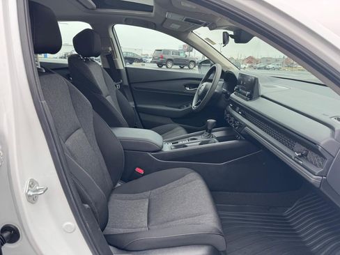 Certified 2025 Honda Accord SE image 17