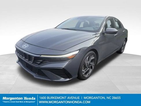 Used 2025 Hyundai Elantra SEL FWD image 3