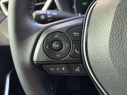 Used 2025 Toyota Corolla XLE image 32