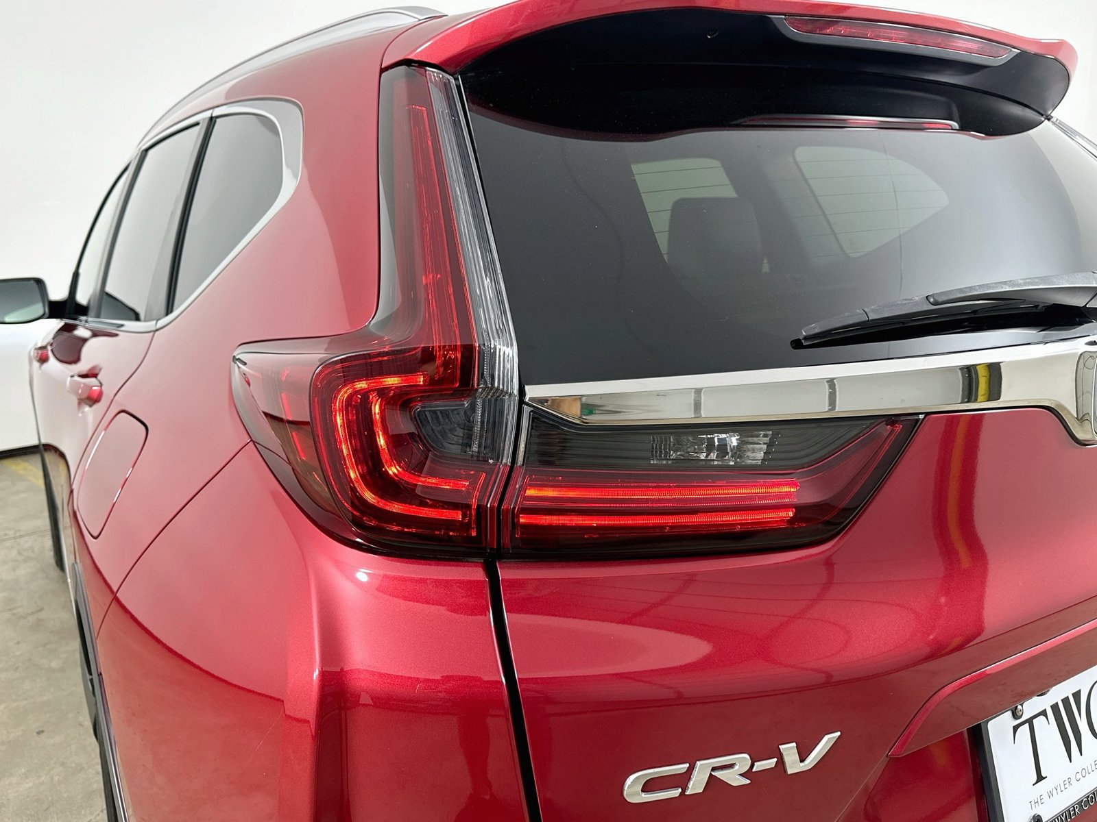 Used 2021 Honda CR-V Touring image 11