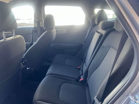 Used 2025 Kia Sportage LX FWD image 25