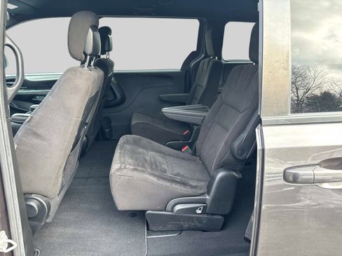 Used 2015 Dodge Grand Caravan SE w/ Quick Order Package 29E SE image 12