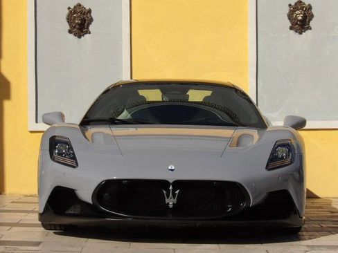 Used 2023 Maserati MC20 Spyder image 8