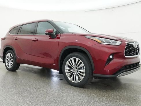 New 2026 Toyota Highlander Platinum image 29