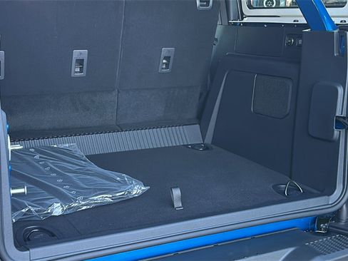 New 2025 Ford Bronco Badlands image 27