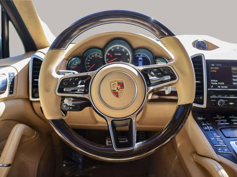 Used 2016 Porsche Cayenne Turbo AWD/4WD image 26
