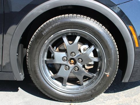 Used 2023 Toyota Prius LE FWD image 32
