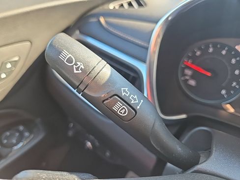 Used 2023 Chevrolet Equinox Premier AWD/4WD image 42