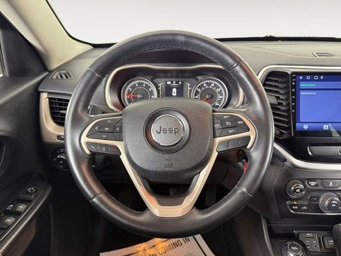 Used 2015 Jeep Cherokee Latitude image 12