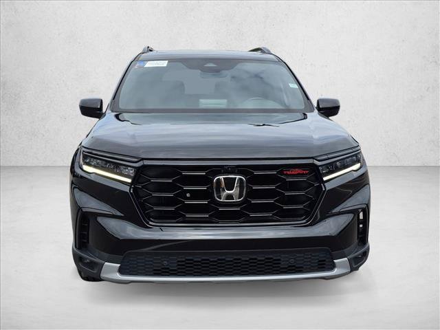 Certified 2024 Honda Pilot TrailSport image 2