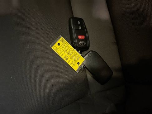 Certified 2025 Toyota Tacoma SR5 image 26