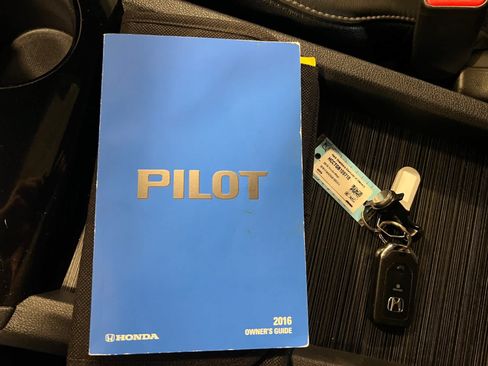 Used 2016 Honda Pilot Elite image 12