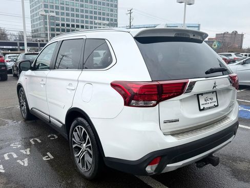 Used 2017 Mitsubishi Outlander GT image 5