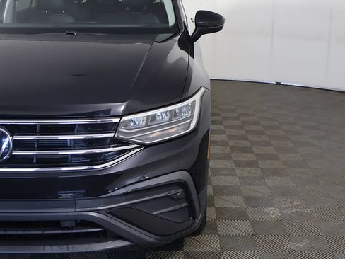 Used 2023 Volkswagen Tiguan SE FWD image 14