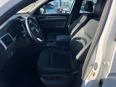 Used 2023 Volkswagen Atlas Cross Sport SE FWD image 10