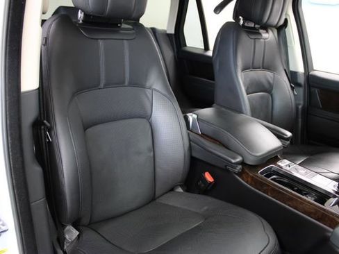 Used 2020 Land Rover Range Rover HSE AWD/4WD image 13