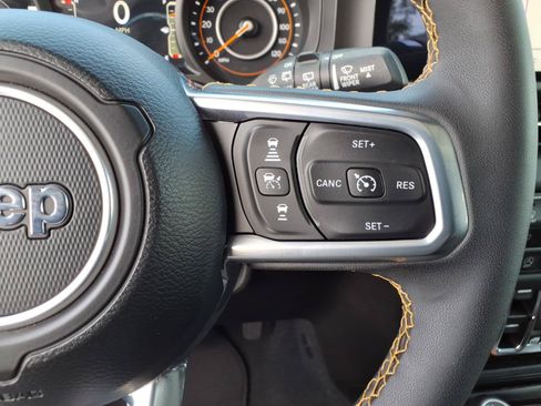 Used 2024 Jeep Wrangler Unlimited Sahara AWD/4WD image 32