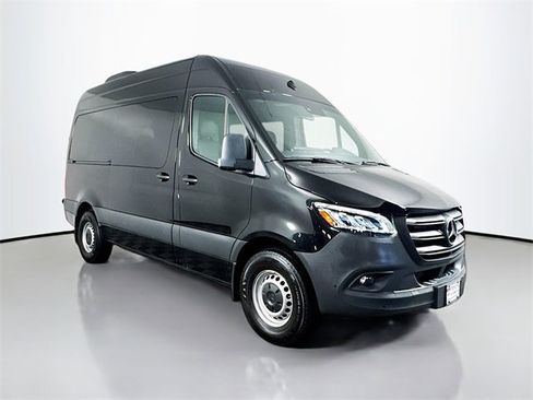 Used 2023 Mercedes-Benz Sprinter 2500 image 10
