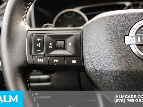 Used 2025 Nissan Rogue SV FWD image 27