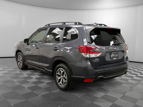 Used 2022 Subaru Forester Premium image 3