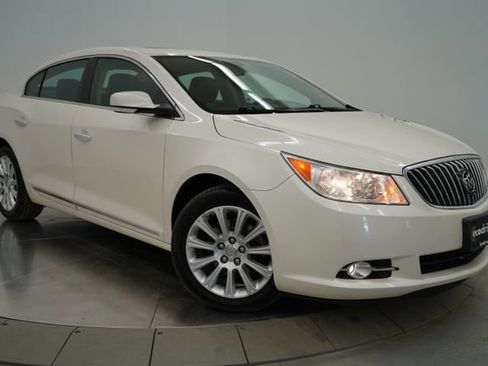 Used 2013 Buick LaCrosse Leather w/ Entertainment Package FWD image 3