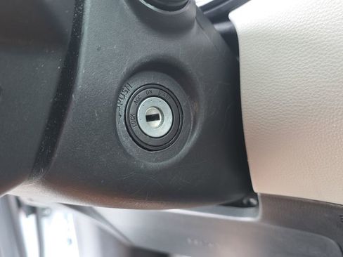 Used 2025 Toyota Corolla Cross L image 34