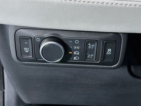 Used 2022 Ford Mustang Mach-E Premium AWD/4WD image 17