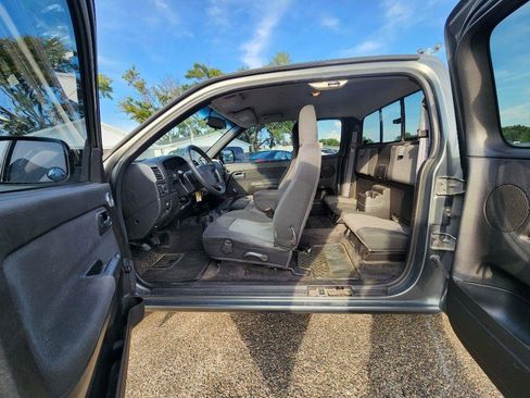 Used 2010 GMC Canyon SLE RWD image 19