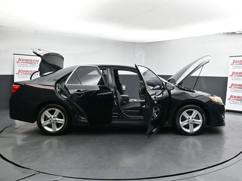 Used 2013 Toyota Camry SE image 41