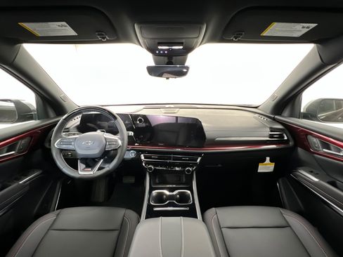 New 2026 Chevrolet Traverse Z71 w/ Enhanced Driving Package AWD/4WD image 10