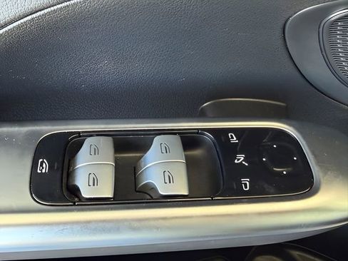 Used 2025 Mercedes-Benz C 300 Sedan image 14