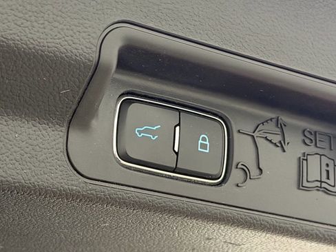 Used 2023 Ford Explorer Platinum w/ Technology Package image 23