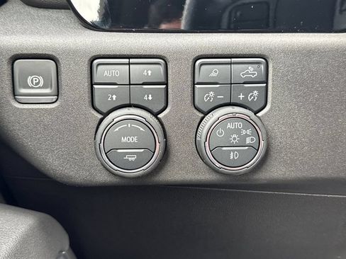 Used 2025 Chevrolet Silverado 2500 LT w/ Trail Boss Package AWD/4WD image 31