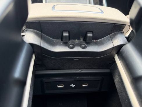 Used 2026 Mercedes-Benz GLB 250 4MATIC image 21