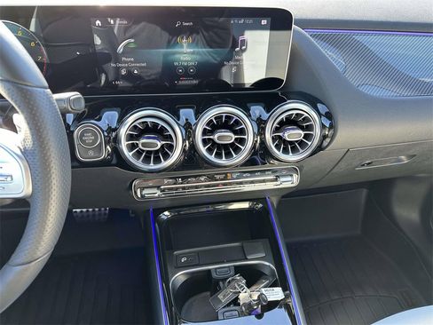 Used 2021 Mercedes-Benz GLA 250 GLA 250 image 17