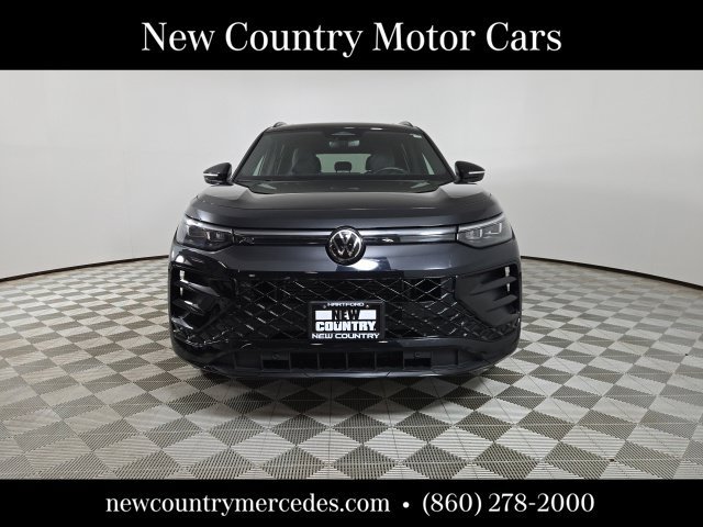 Used 2025 Volkswagen Tiguan SE R-Line AWD/4WD image 2