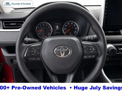 Used 2022 Toyota RAV4 LE FWD image 11