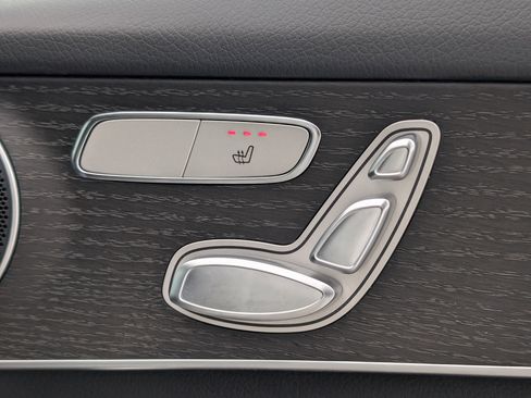 Used 2022 Mercedes-Benz GLC 300 4MATIC image 47