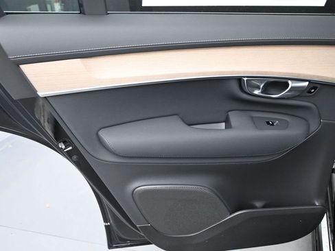 New 2026 Volvo XC90 B5 Plus AWD/4WD image 19