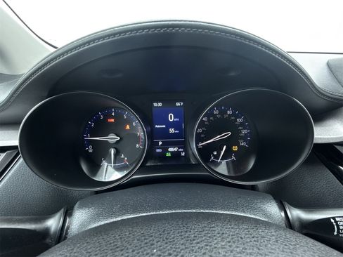 Used 2021 Toyota C-HR LE image 21