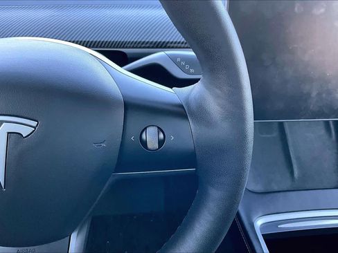 Used 2021 Tesla Model Y Long Range image 23